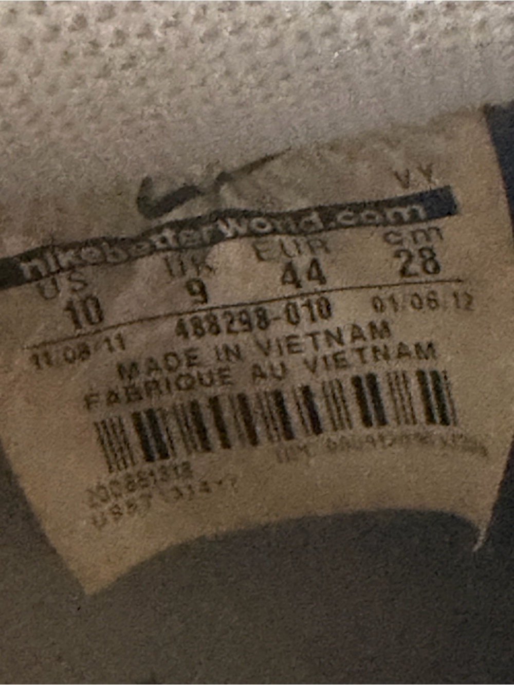 Nike Low-Top Sneakers in Black and White Trim - Picture 9 of 11